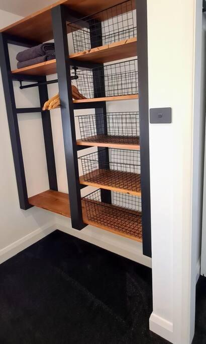 Apartment 4 - Haddin Court - Chic Ny Loft Style Blenheim Extérieur photo