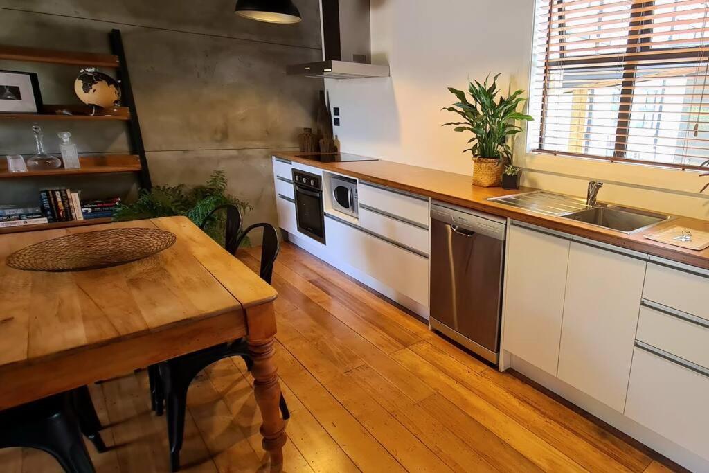 Apartment 4 - Haddin Court - Chic Ny Loft Style Blenheim Extérieur photo